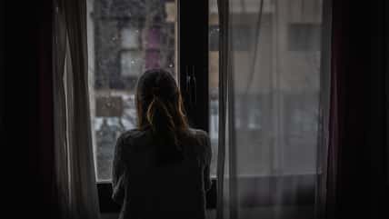 A Man Scratched On Her Ceiling And Tried To Break Into The Airbnb She Was Staying In, So She Escaped Through The Basement Window