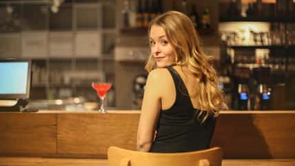 She Stormed Out Of A Bar After Her Boyfriend Told The Waitress Flirting With Him That She Was His Sister