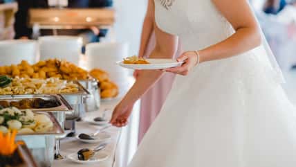 Her Cousin Packed Up Her Wedding Food And Took It Home Before Dinner Was Even Over