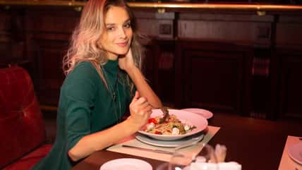 She Went On A First Date With A Guy Who Got Upset She Was Going On Vacation With Other Guys