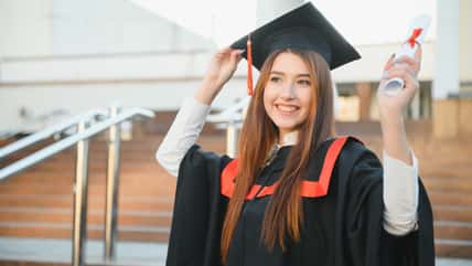 Her Mom Left Her Graduation In Tears After She Kicked Her Out For Bringing Her Husband