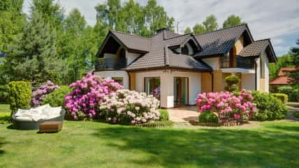 Her HOA Is Putting A Lien On Her House, So It’s Going Into Foreclosure