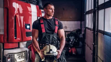 His Girlfriend Expects Him To Quit His Job As A Firefighter Now That She’s Pregnant, Since She Considers His Line Of Work Too Risky