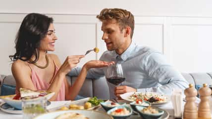 He Got Accused Of Being A Creep After He Offered A Girl A Sip Of His Drink On A First Date