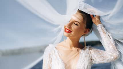 She Went To A Wedding Where The Bride Banned Water Bottles And Everyone Nearly Fainted In The Heat