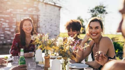 No-Cook Dinners For Heatwave Nights (Because Turning On The Oven Is A Crime In This Weather)