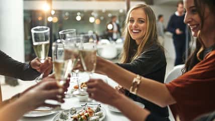 She Dumped Her Boyfriend For Inviting His Whole Family To Her Birthday Dinner, Since She Wanted It To Be Romantic