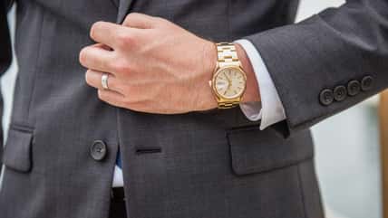 Her Husband Was Gifted A Rolex By A Female Celebrity He Worked With, And She’s Worried There’s Something Going On Between Them