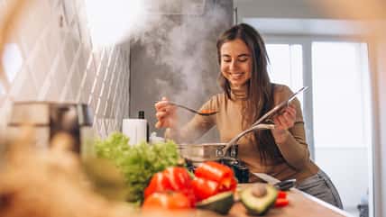 She Cooked Dinner For Her Coworker And His Kids, So His Wife Thought They Were Having An Affair
