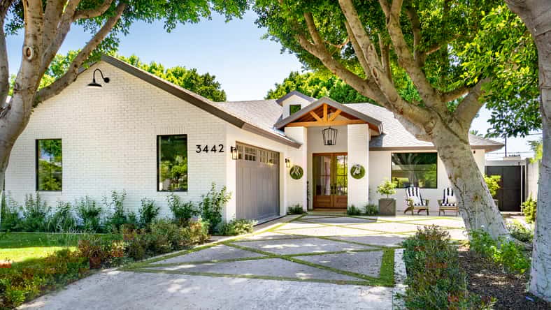 Front of a nice house