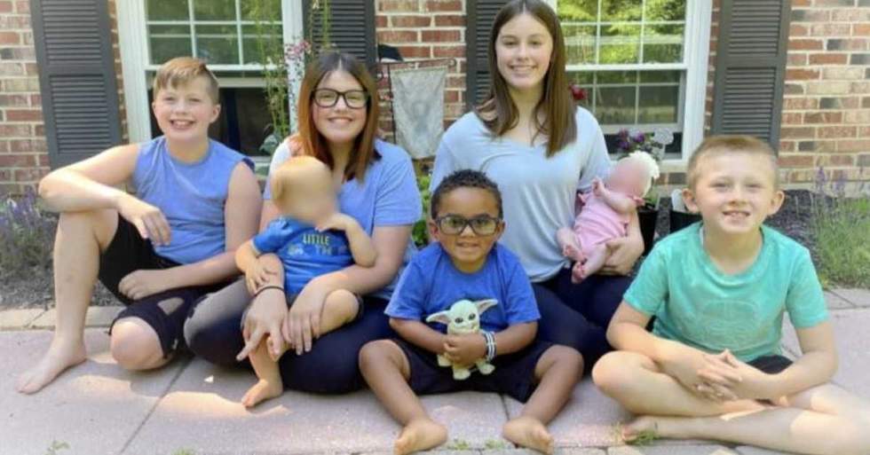 This Wonderful Family Has Adopted 4 Foster Children In Need And Now Their Daughter Is Trying To Raise Enough Money To Get A Car Big Enough For All Of Them