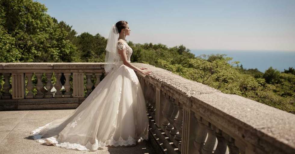 She Uninvited A Few Family Members From Her Wedding To Make Her Maid Of Honor's Mother More Comfortable