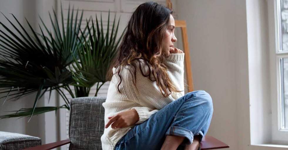 Her Mentally Ill Mother Moved In With Her, Again, And Is Making Life Unimaginably Tough So She's Wondering How To Deal With It