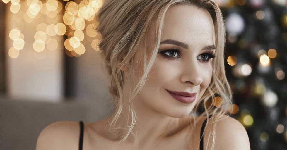 Her Boyfriend Keeps Taking Money Out Of Her Cash Box And Now She No Longer Trusts Him