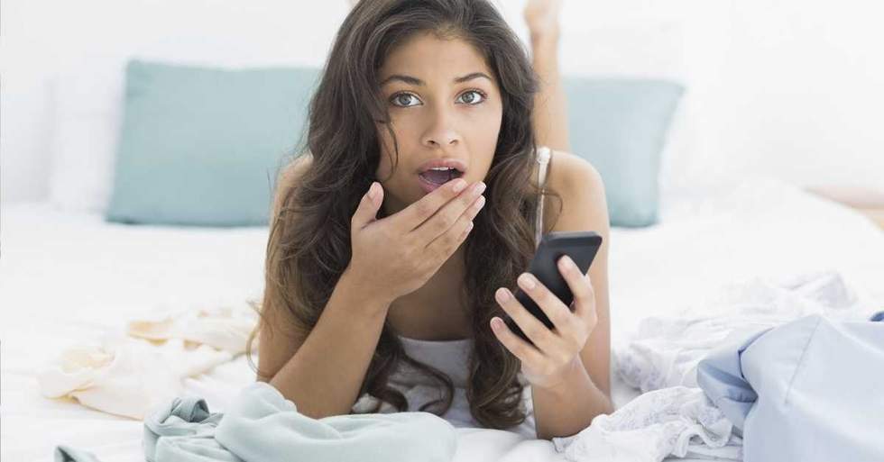 She Thought She Hit It Off With A Guy She Met On A Dating App, But Then When He Went On Vacation She Noticed He Added A New Photo Then Changed His Location