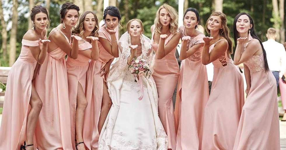 She Asked Her Best Friend Who Is Getting Married To Make Sure One Of Her Ex-Friends Doesn't Get An Invite, But The Bride Is Still Inviting This Woman