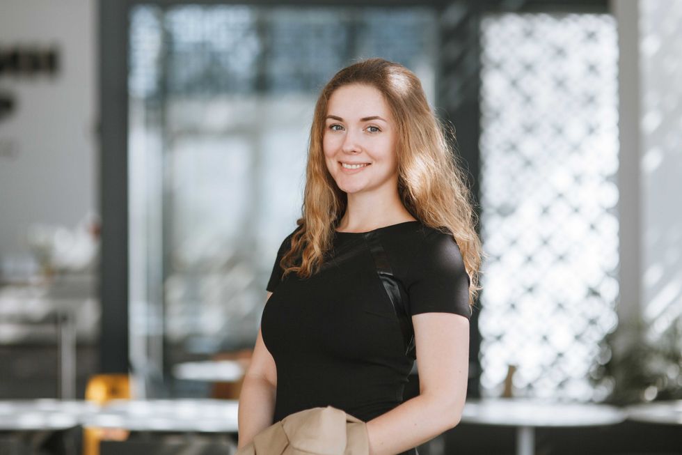 Portrait of business girl