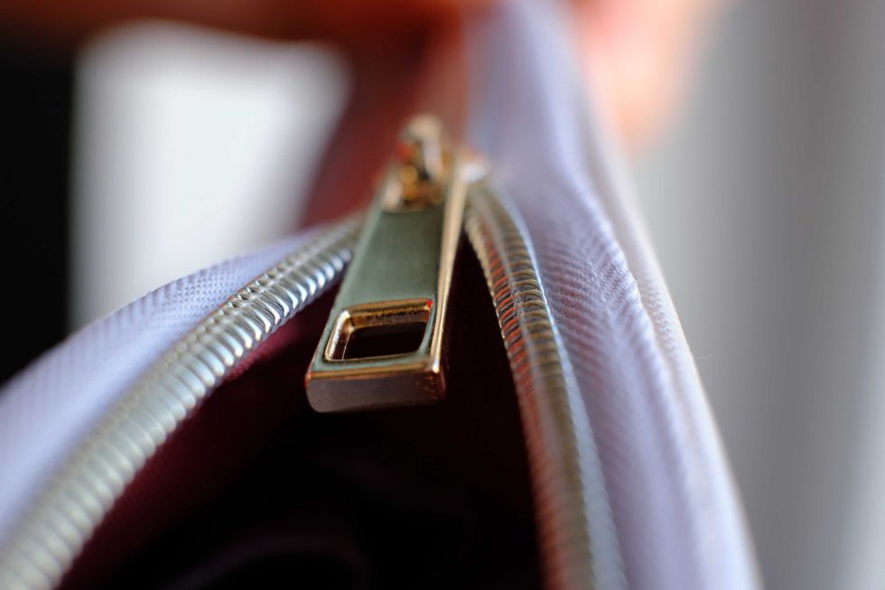 zipper cc