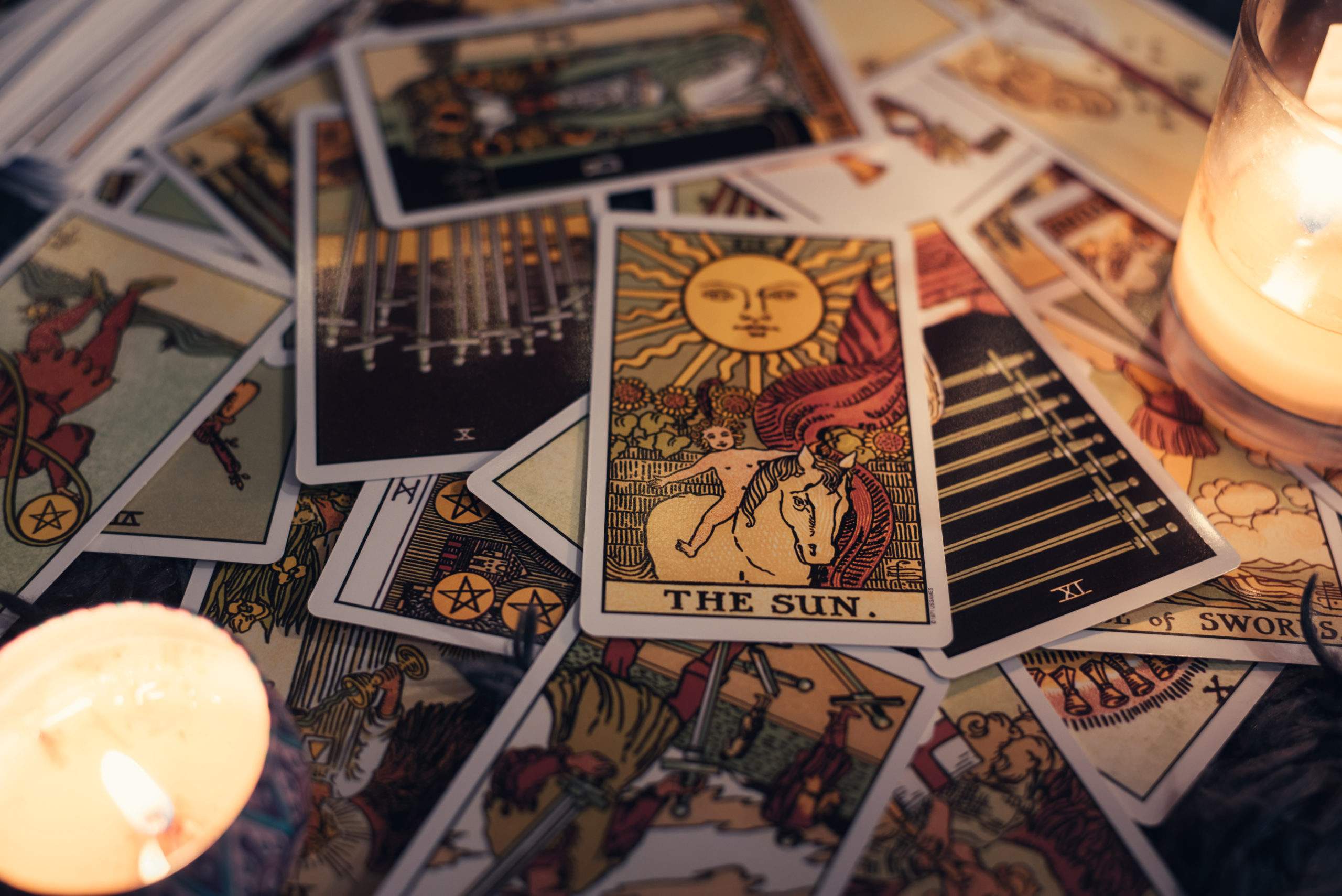 A Beginner’s Guide For Those Looking To Try Their Hand At Tarot Card ...