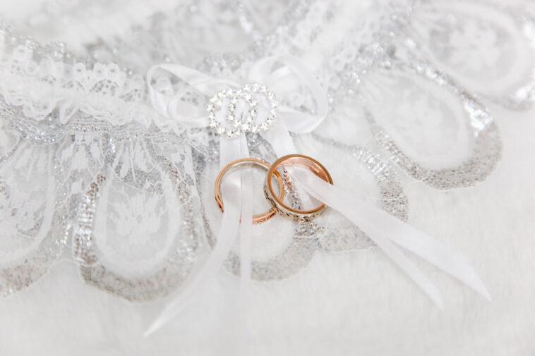 Wedding Garter Tradition: All That You Have to Know About It