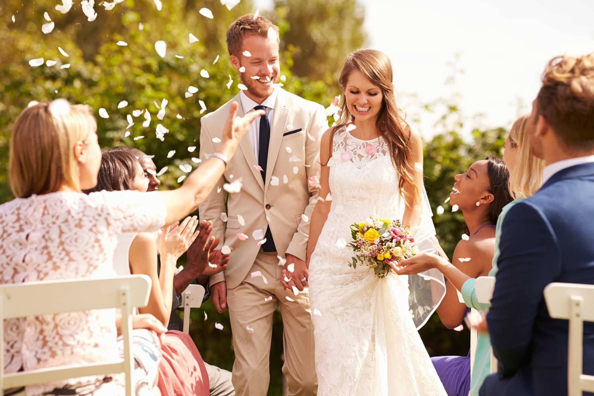 A Mississippi Woman Considered To Be A "Serial Wedding Crasher" Was Arrested For Crashing Ceremonies And Stealing From Nuptials In Three Different States - Vimarsana News