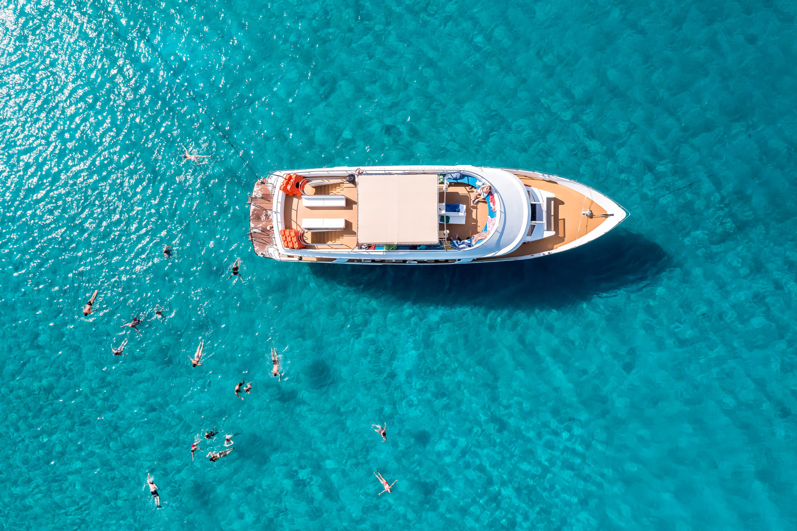 Netflix's The Woman In Cabin 10 Turns A Luxury Cruise Into A