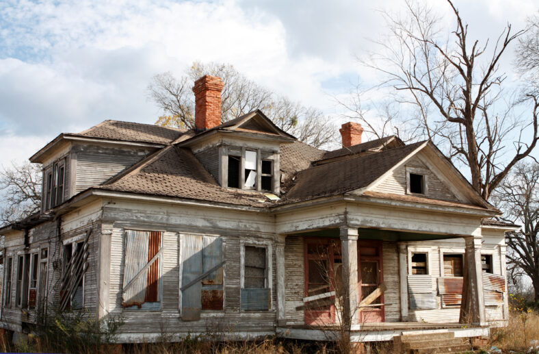 Old abandoned house needing repairs and could