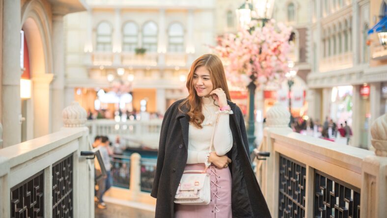 Thai girls go sightseeing and take a photo in Macau.