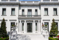 An old white stone mansion in Savannah,