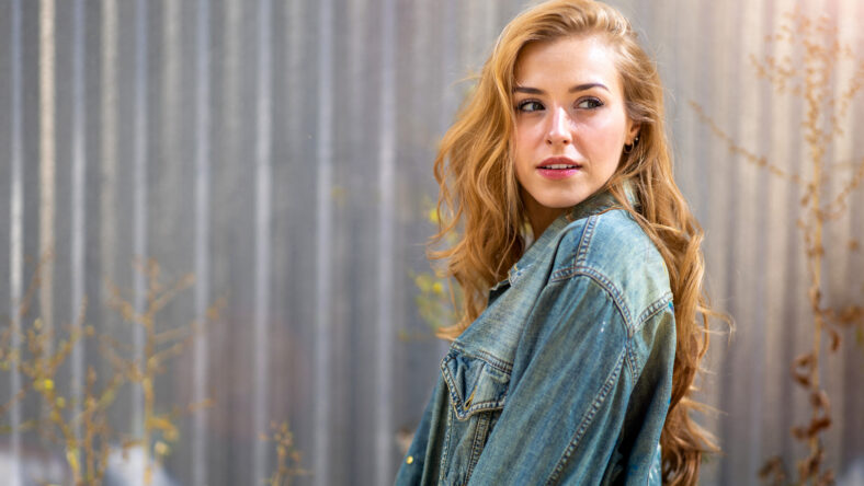pretty woman strawberry blonde hair